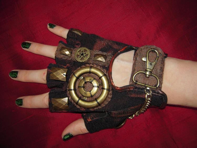 Suggest_STEAMPUNK_gloves with compass2