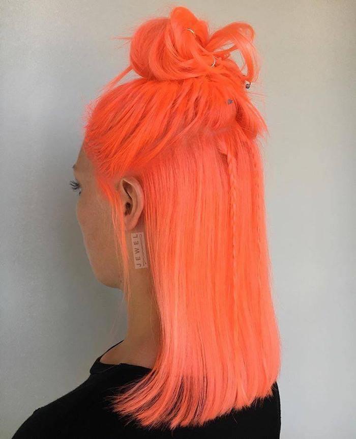 Neon-Peach-Hair-Is-The-New-Instagram-Trend-3